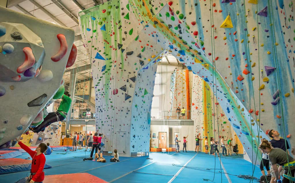 How to build a rock-climbing wall in a climbing gym_RMC?